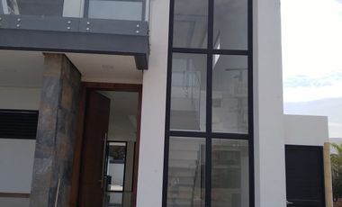 VENTA DE CASA DE ESTRENO EN ISLA MOCOLI - ETAPA DUBAI