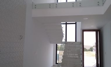 VENTA DE CASA DE ESTRENO EN ISLA MOCOLI - ETAPA DUBAI