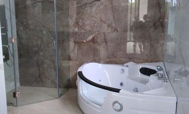 VENTA DE CASA DE ESTRENO EN ISLA MOCOLI - ETAPA DUBAI