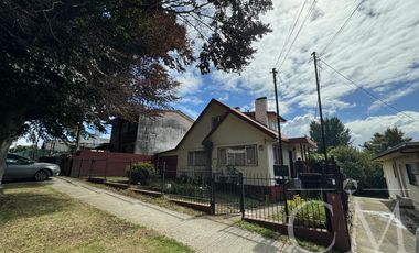 SE VENDE PROPIEDAD A SOLO PASOS DE AVENIDA ZENTENO, IDEAL PARA OFICINAS, LOCAL COMERCIAL O HABITACIONAL.