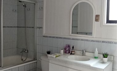 San José, céntrica casa 85 MT2 $ 184.000.000.