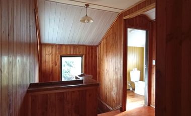 San José, céntrica casa 85 MT2 $ 184.000.000.