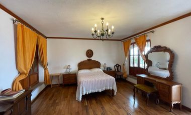 LUXURY VILLA IN THE CENTER / VILLA LUJOSA EN CENTRO