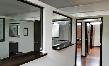 PR15646 Oficina en arriendo en el sector Aguacatala, Medellin