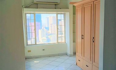 FOR SALE Spacious Penthouse Unit P1C in Kingswood