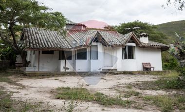 CASA DE CAMPO CON TERRENO SECTOR SOCAPAMBA