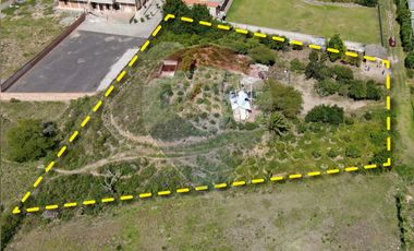 CASA DE CAMPO CON TERRENO SECTOR SOCAPAMBA