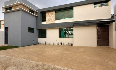 Casa en venta en San Diego Cutz para entrega inmediata de 4 recamaras con alberca