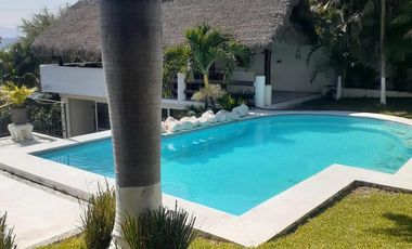 TEQUESQUITENGO ESPECTACULAR RESIDENCIA CON INIGUALABLE VISTA AL LAGO