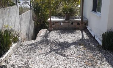 TEQUESQUITENGO ESPECTACULAR RESIDENCIA CON INIGUALABLE VISTA AL LAGO