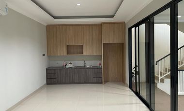 Rumah Siap Huni di Jual di Kebayoran Symphony Bintaro Sektor 7