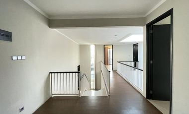 Rumah Siap Huni di Jual di Kebayoran Symphony Bintaro Sektor 7