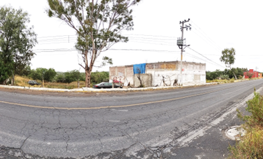 SE VENDE TERRENO CON CONSTRUCCION