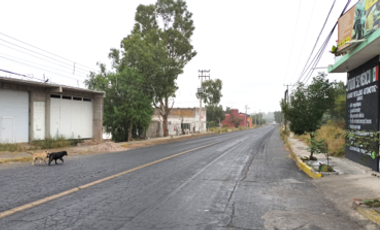 SE VENDE TERRENO CON CONSTRUCCION