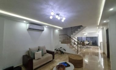 Hermosa Casa Amoblada Remodelada en Alquiler