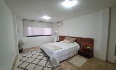 Hermosa Casa Amoblada Remodelada en Alquiler