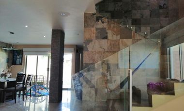 EN VENTA CASA EN ACAPULCO PIE DE LA CUESTA CON FRENTE DE PLAYA FRACCIONAMIENTO LUCES EN EL MAR