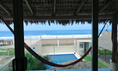 EN VENTA CASA EN ACAPULCO PIE DE LA CUESTA CON FRENTE DE PLAYA FRACCIONAMIENTO LUCES EN EL MAR