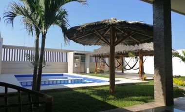 EN VENTA CASA EN ACAPULCO PIE DE LA CUESTA CON FRENTE DE PLAYA FRACCIONAMIENTO LUCES EN EL MAR