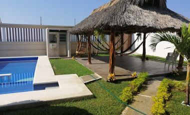 EN VENTA CASA EN ACAPULCO PIE DE LA CUESTA CON FRENTE DE PLAYA FRACCIONAMIENTO LUCES EN EL MAR