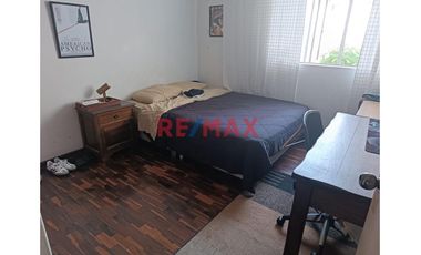 Casa De Tres Pisos En Salamanca De Monterrico, Urb. Recaudadores