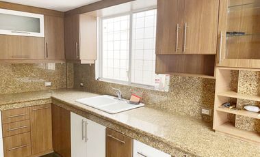 Venta de Casa Alborada Décima Etapa - Con linda remodelación, Guayaquil, Ecuador