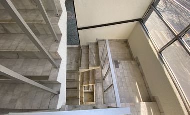 EDIFICIO con casa EN VENTA