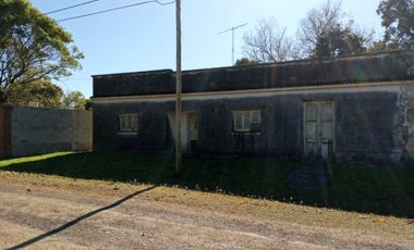 Casa con Sup. tn 2000 m2 en Venta - Villa Gob. Etchevehere