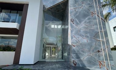 CASA EN VENTA EN LA VISTA COUNTRY CLUB CON 4 RECÁMARAS
