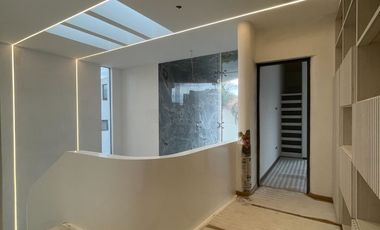 CASA EN VENTA EN LA VISTA COUNTRY CLUB CON 4 RECÁMARAS