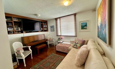 HERMOSA CASA DE VENTA CON PISCINA POR EL RESERVORIO DE CUMBAYÁ!!