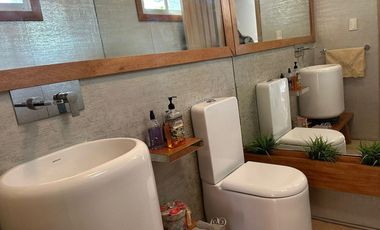 HERMOSA CASA DE VENTA CON PISCINA POR EL RESERVORIO DE CUMBAYÁ!!