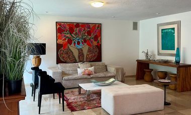 HERMOSA CASA DE VENTA CON PISCINA POR EL RESERVORIO DE CUMBAYÁ!!