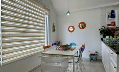 HERMOSA CASA DE VENTA CON PISCINA POR EL RESERVORIO DE CUMBAYÁ!!