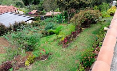 Finca con casa y loza para otro piso, Vereda san isidro Guarne a 10 minutos de la Autopista