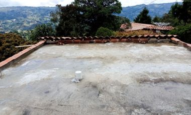 Finca con casa y loza para otro piso, Vereda san isidro Guarne a 10 minutos de la Autopista