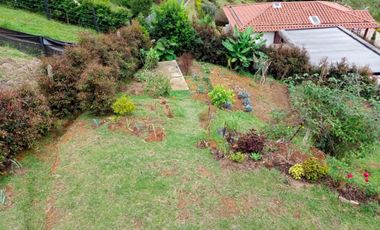 Finca con casa y loza para otro piso, Vereda san isidro Guarne a 10 minutos de la Autopista