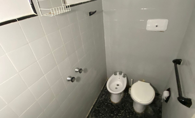 DEPARTAMENTO EN EL CENTRO DE SANTA TERESITA Y A 1 CUADRA DE LA PLAYA