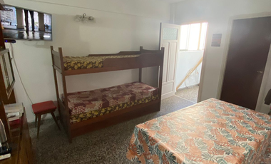 DEPARTAMENTO EN EL CENTRO DE SANTA TERESITA Y A 1 CUADRA DE LA PLAYA