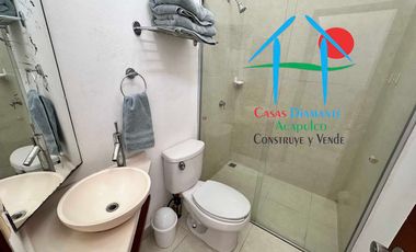 Casa en venta con terraza con salida y acceso a jardín y albercas