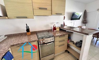 Casa en venta con terraza con salida y acceso a jardín y albercas