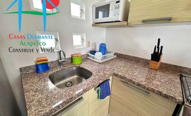 Casa en venta con terraza con salida y acceso a jardín y albercas