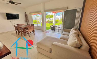 Casa en venta con terraza con salida y acceso a jardín y albercas