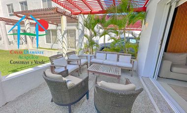 Casa en venta con terraza con salida y acceso a jardín y albercas