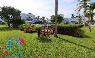 Casa en venta con terraza con salida y acceso a jardín y albercas