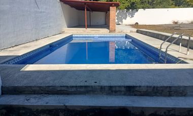 Casa Campestre en venta con alberca en Estapilla Colima