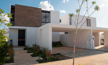 Privada residencial al norte de Mérida que ofrece privacidad y un estilo de vida único.