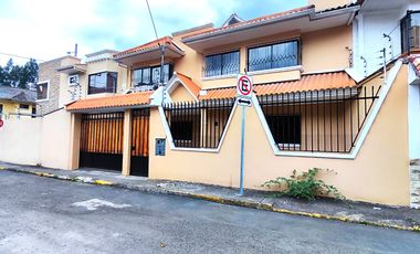Casa en Venta, Sector Primero de Mayo, Cuenca