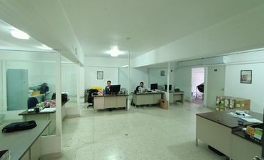 EDIFICIO 1,450m2  AV FEDERALISMO ZONA CENTRO GDL