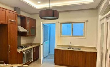 House and Lot for rent in Acropolis Village Quezon City